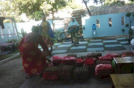 Warga Bone Kembalikan 80 Rak Telur Busuk dari BPNT, Pemasok Asal Parepare Bungkam