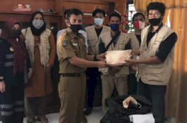 Kadis Sosial Bantaeng Salurkan Bantuan APD dari Kemensos untuk Pensosmas