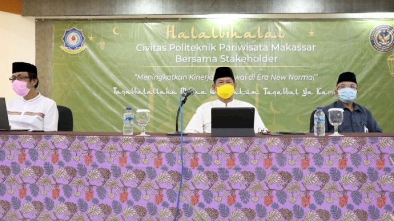 Direktur Poltekpar Makassar, Drs Muhammad Arifin, MPd (tengah) pada halalbihalal virtual, Selasa (9/6/2020).