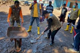 Tangani Dampak Banjir, Pemkab Bantaeng Kerahkan ASN Kerja Bakti