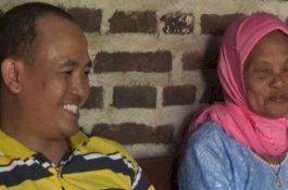 Kalau Cinta Gula Jawa Rasa Cokelat, Pria 36 Tahun Nikahi Wanita 71 tahun
