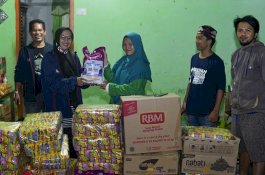 Aliyah Mustika dan Tiga Sisi Foundation Salurkan Bantuan untuk Dapur Umum Jeneponto