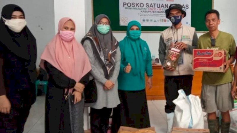 Andalan Mengaji Salurkan Bantuan Obat, Perlengkapan Salat, dan Makanan ke Korban Banjir Bantaeng