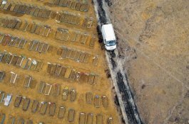 Kehabisan Lahan untuk Kuburkan Pasien Covid-19, Brasil Gali Kuburan Lama