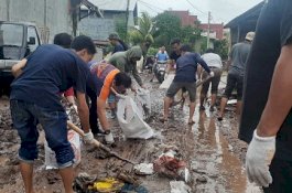 Bantu Korban Banjir, Relawan Pemuda: Bupati Bantaeng Tidak Sendiri