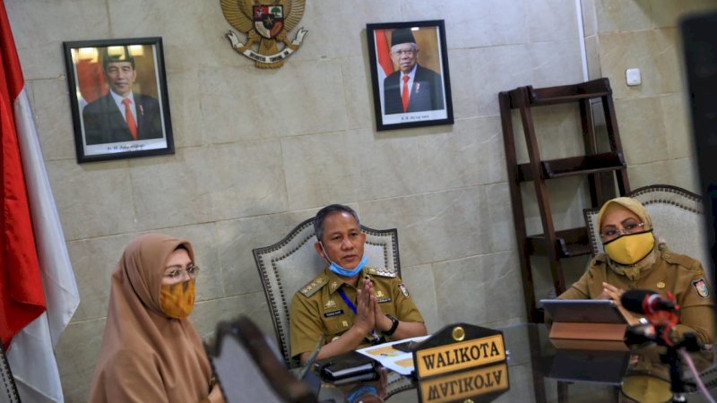 foto:PJ Wali Kota Makassar, Yusran Jusuf saat membuka Silaturrahim Stakholder Pendidikan secara virtual, Selasa (16/6/2020)