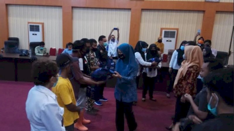 Kementerian Kelautan Arahkan Program Gemarikan untuk Korban Banjir Bantaeng