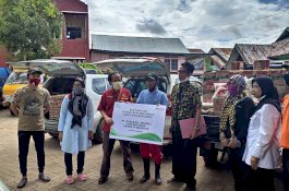 PT Pegadaian Kanwil VI Salurkan Bantuan Sembako untuk Korban Banjir Bantaeng