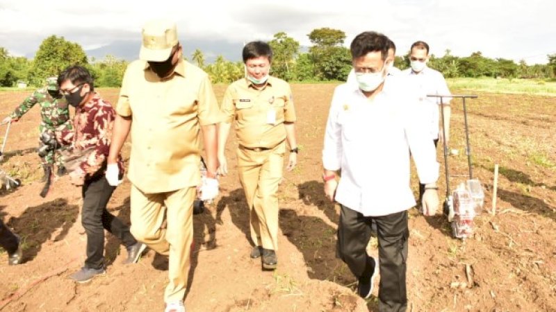 Mentan Syahrul Yasin Limpo bersama Gubernur Sulawesi Utara, Olly Dondokambey.