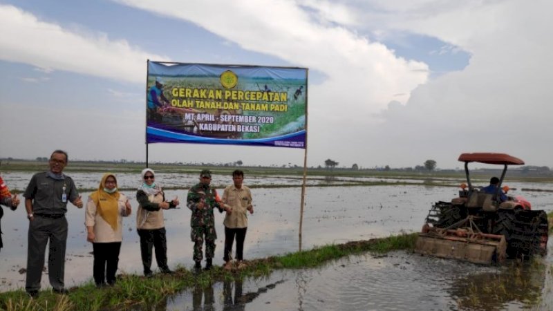 Dalam mengantisipasi kekeringan dengan mendorong percepatan olah tanah dan tanam padi, Kementerian Pertanian (Kementan) terus menyasar ke Kabupaten-kabupaten di seluruh wilayah Indonesia lakukan Gerakan Percepatan Olah Tanah dan Tanam (GPOTT).&nbsp;
