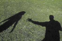 Menyamar Jadi Perempuan dan Kirim Foto Seksi, Polisi Tangkap Predator Gadis di Bawah Umur di Saudi