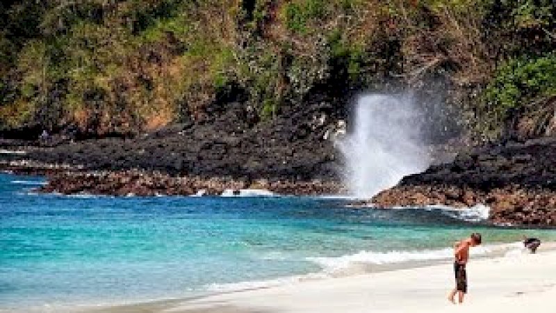 Pantai Bias Tugel