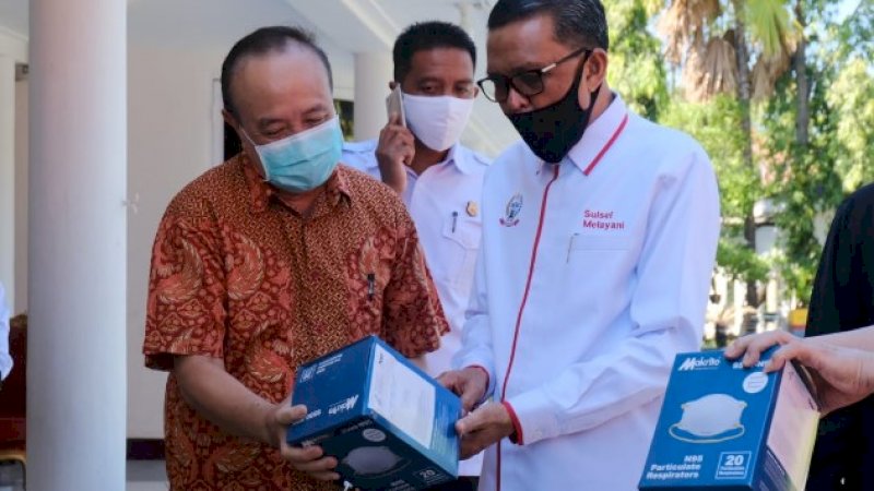 Gubernur Sulsel Prof Nurdin Abdullah bersama Dr Bambang Budiono