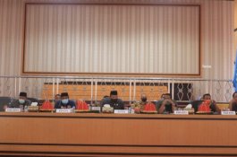 Di Hadapan Bupati dan Wabup, Semua Fraksi DPRD Bone Terima Ranperda LPP APBD 2019 