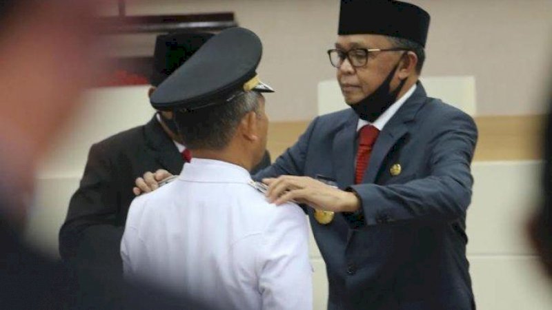 Momen pelantikan Prof Yusran Jusuf sebagai penjabat wali kota Makassar, 13 Mei 2020.