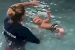 Videonya Sudah Ditonton 73 Juta Kali, Instruktur Renang Lemparkan Bayi 8 Bulan ke Kolam
