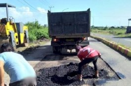 PT Yabes Sarana Mandiri Genjot Perbaikan Jalan Lingkar Jeneponto