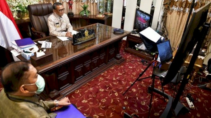 Rapat Koordinasi Wilayah Tim Penanggualangan Inflasi Daerah (TPID) Sulawesi, Maluku, dan Papua (Sulampua) melalui video conference (Vidcon) di rumah jabatan Gubernur Sulsel, Kamis (25/6/2020).