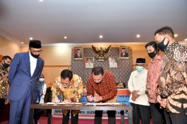 Disaksikan NA, PT Kima dan Basic Teken MoU Buka Kawasan Ekonomi Baru di Bantaeng