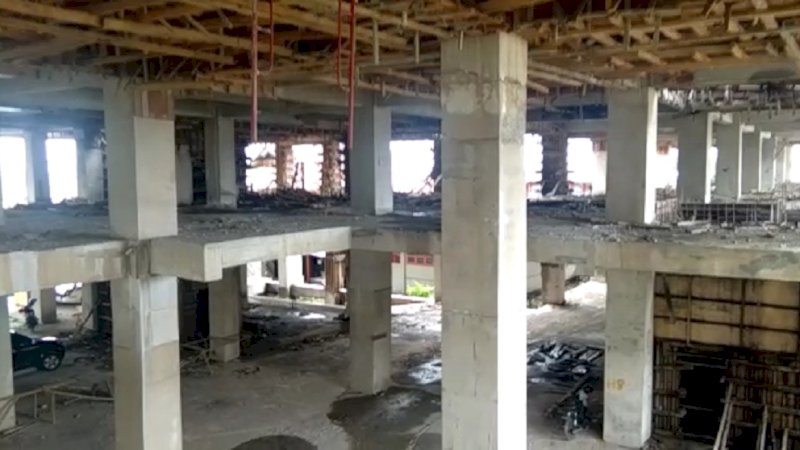 Pembangunan RS Batua yang terbengkalai.
