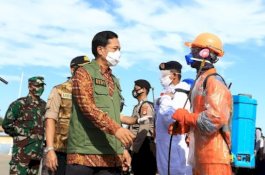 Wali Kota Makassar Pimpin Apel Gabungan 3000 Pasukan Disinfektan Massal