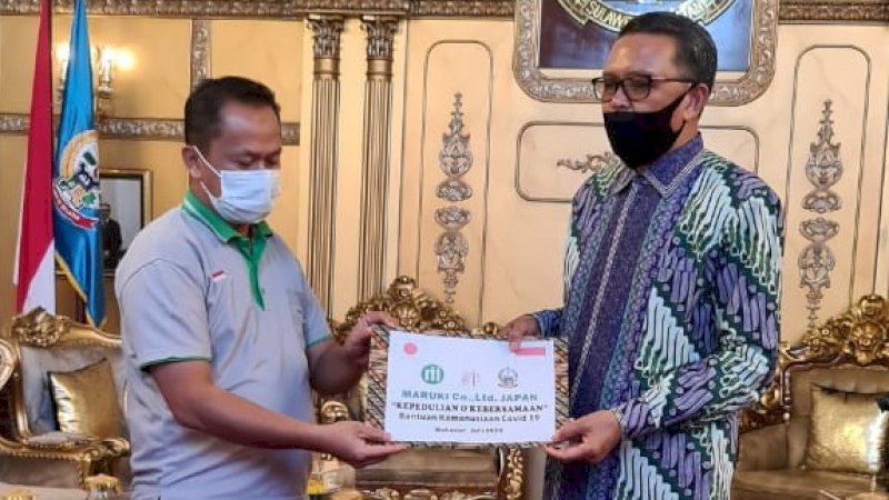 PT Maruki memberikan bantuan 30.000 lembar masker medis untuk penanganan Covid-19 di Sulawesi Selatan.