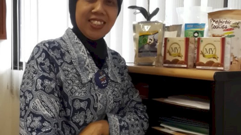  Eni Harmayani