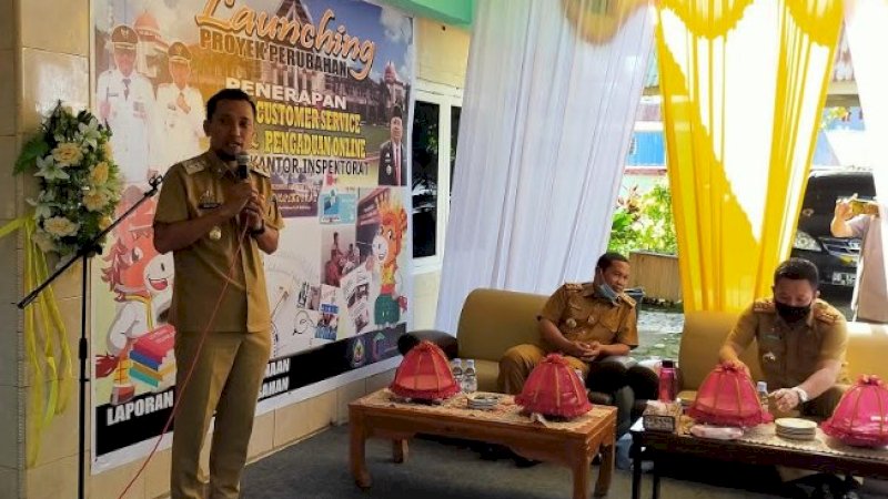 Wakil Bupati Jeneponto, Paris Yasir menghadiri launching customer service dan pengaduan online di Inspektorat Jeneponto. Ini salah satu inovasi layanan.