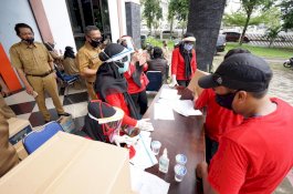 Pemkot Palopo Salurkan Bantuan untuk Pekerja Pariwisata Terdampak Covid-19