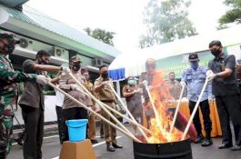 Kejaksaan Musnahkan Barang Bukti Kejahatan, Bupati Bantaeng: Tanda Sinergitas Institusi