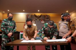 Penandatanganan MoU TMMD Ke-108, Bupati Bantaeng Ingatkan Patuhi Protokol Kesehatan