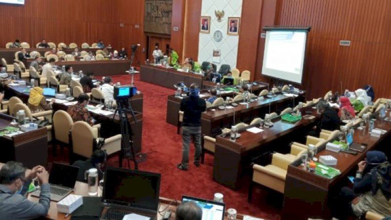Suasana Rapat Dengar Pendapat (RDP) yang digelar Komisi IV DPR RI dengan Kementan di Gedung Parlemen, Jakarta, Selasa (30/6/2020).