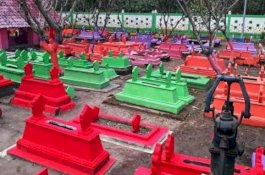 Tak Lagi Terkesan Angker, Makam Warna-warni Ini Viral dan Jadi Tempat Selfie