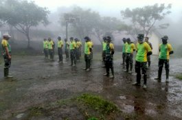 Giat TMMD Hari Kedua, Sarapan Pagi Bersama Hingga Apel di Tengah Kepulan Kabut