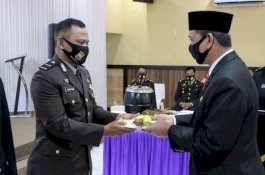 Personel Polres Wajo Dapat Penghargaan di Hari Bhayangkara Ke-74