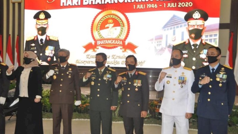 Ketua DPRD Sulsel, Andi Ina Kartika Sari menghadiri peringatan  Hari ulang tahun (HUT) ke-75 Bhayangkara, Rabu (1/7/2020).