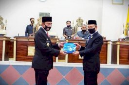 Bupati Wajo Tanggapi Pandangan Umum Fraksi terhadap Pertanggungjawaban APBD 2019
