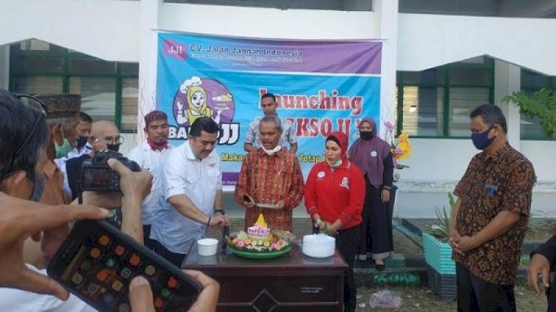 Peluncuran Bakjo JJ olahan Yayasan Persatuan Janda Kota Makassar di kampus Universitas Cokroaminoto, Rabu (1/7/2020).