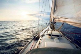 Pria Ini Nekat Berlayar Sendiri Temui Ayahnya Demi Hindari Virus Corona