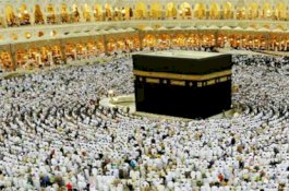 Arab Saudi Larang Jemaah Haji Sentuh Kakbah