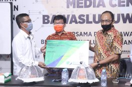 Dukung Pelaksanaan Tugas, Pengawas Adhoc Bawaslu Lutim Diasuransikan