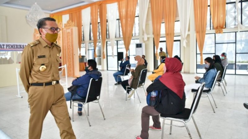 Tinjau Lokasi Rapid Test Hari Pertama, Nurdin: Bagus! Daftar Online dan Datang Sesuai Jadwal