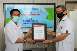 Bantu Ketersedian Stok Darah, Ketua PMI Makassar Beri Penghargaan ke PT Pelindo IV