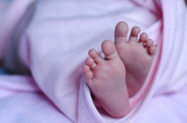 Ibu Asyik Pacaran 8 Hari di Pulau, Balita 3 Tahun Meninggal Kelaparan di Apartemen