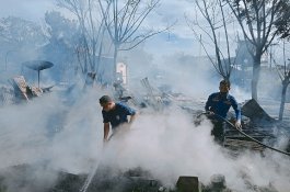 Lagi Masak Lupa Matikan Kompor, 8 Rumah di Jeneponto Hangus Terbakar