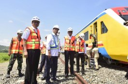 Nurdin Abdullah Laporan ke Menhub, Genjot Penyelesaian Jalur KA Makassar-Parepare