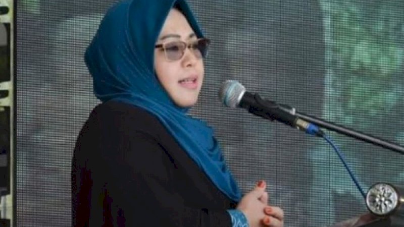 Erna Rasyid Taufan.