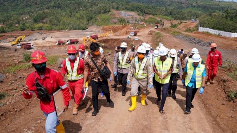 Wakil Gubernur Sulawesi Selatan, Andi Sudirman Sulaiman, kembali mengunjungi proyek pembangunan bendungan Pamukkulu Paket 1 Kabupaten Takalar, Kamis (9/7/2020).