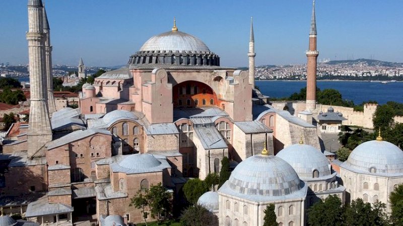 Hagia Sophia yang kembali jadi masjid.