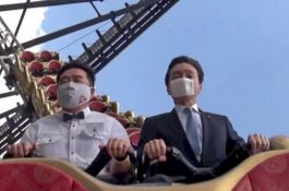 Bingung Caranya, Pengelola Roller Coaster Ini Minta Pengunjung Teriak Dalam Hati